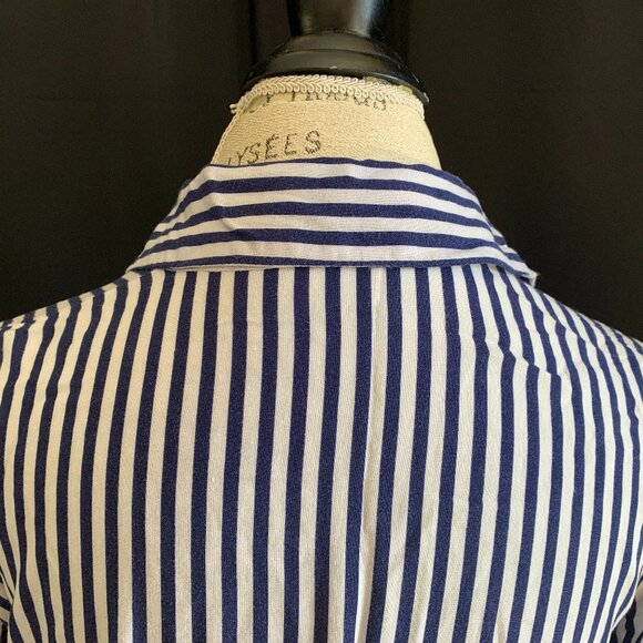 Pretty JustLiving Lightweight Front Knot Shirt: Size S/M - Picture 7 of 10